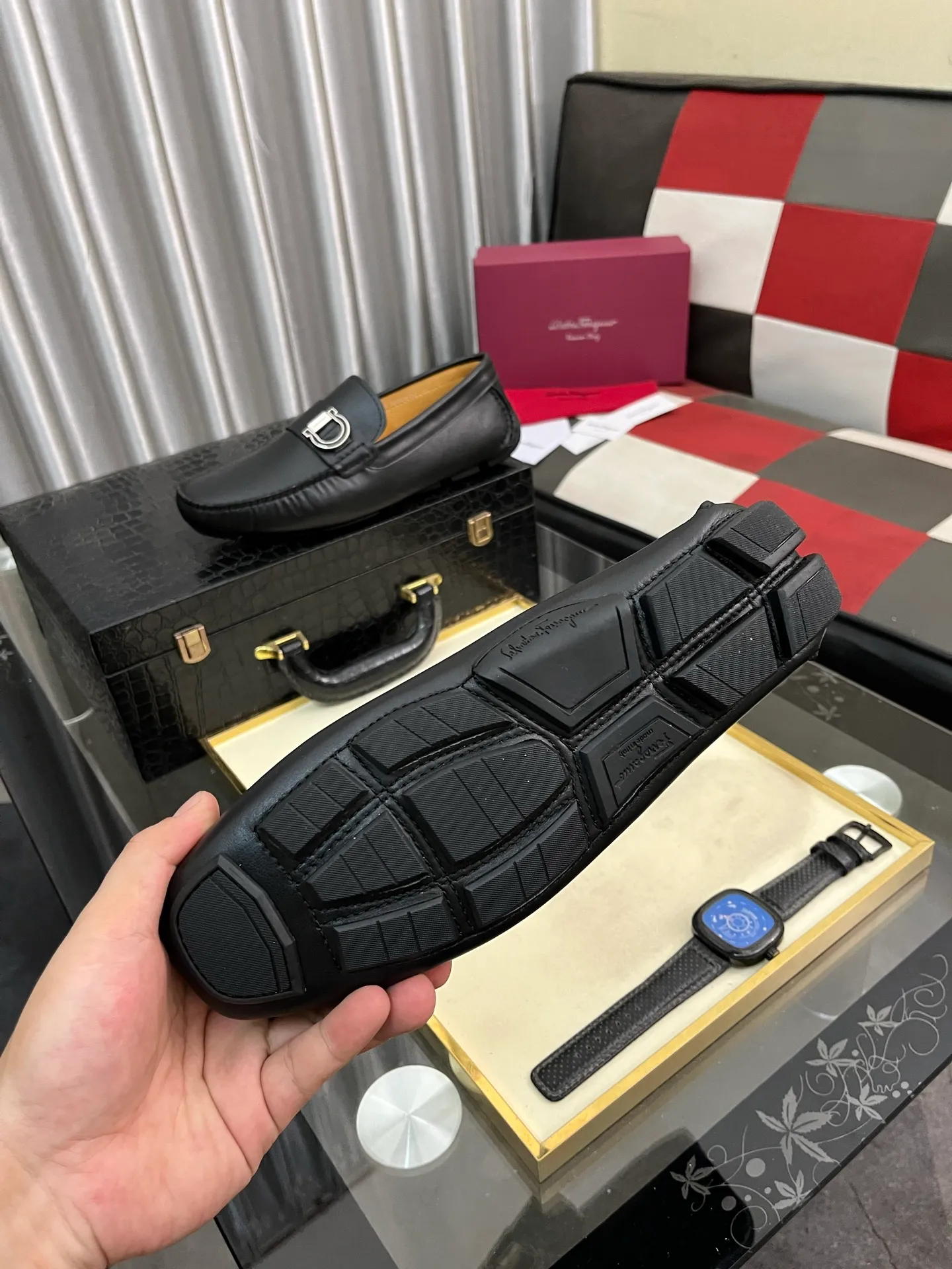 Men's shoes 💰560⌚️⌚️ Ferragamo [Ferragamo] new high-end quality framed shoes. The style is luxurious and elegant, with equal emphasis on practicality and style. We pay special attention to quality and details. The shoe last leather, workmanship and comfort are not inferior! Material: Imported first-layer soft cowhide leather upper ➕Genuine leather lining, code number: 38-446️⃣colors available